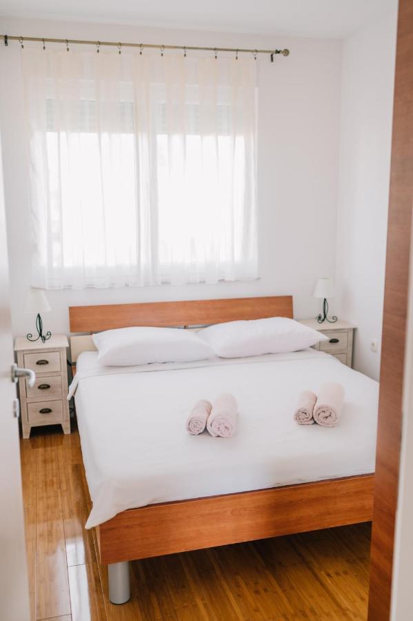 Apartman Petra โตรกีร์ ภายนอก รูปภาพ